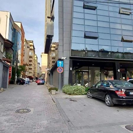 פרישטינה Bright & Lovely Apartment In The City Center מראה חיצוני תמונה
