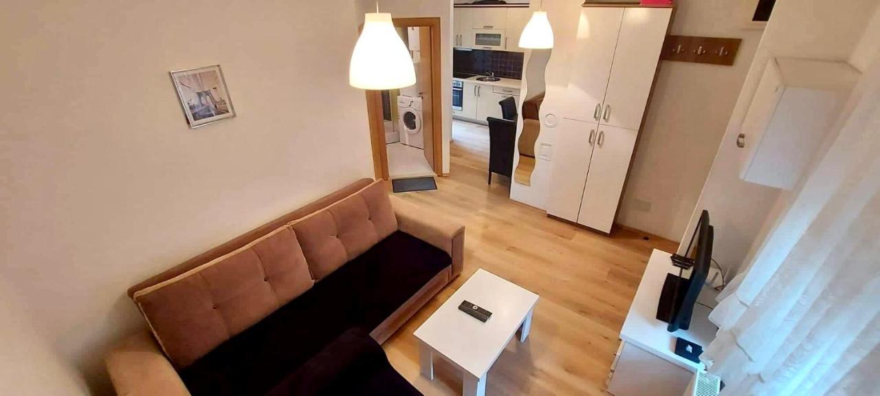 פרישטינה Bright & Lovely Apartment In The City Center מראה חיצוני תמונה