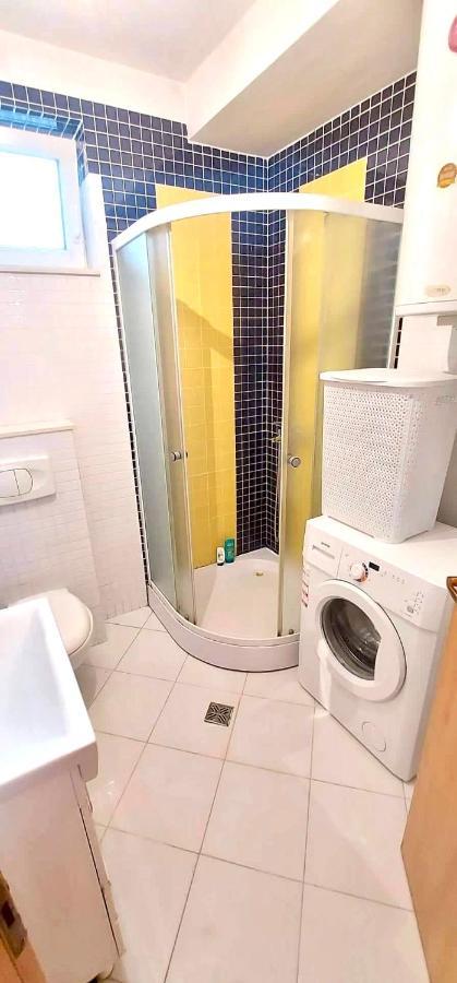 פרישטינה Bright & Lovely Apartment In The City Center מראה חיצוני תמונה